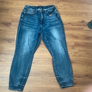 Judy Blue like Magic tummy control jeans
